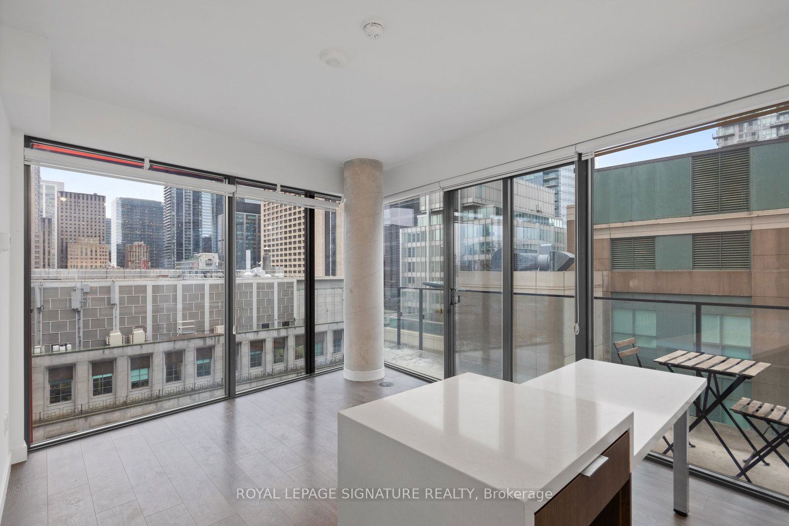 215 Queen St W, unit 1311 for rent