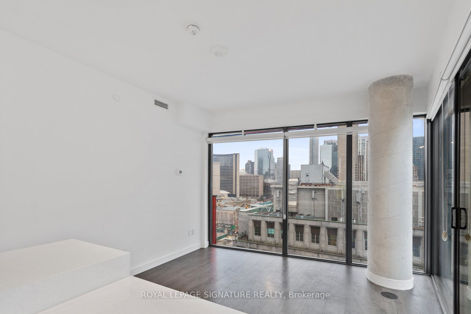 215 Queen St W, unit 1311 for rent