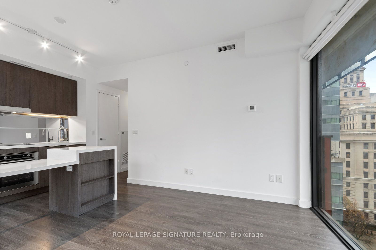 215 Queen St W, unit 1311 for rent