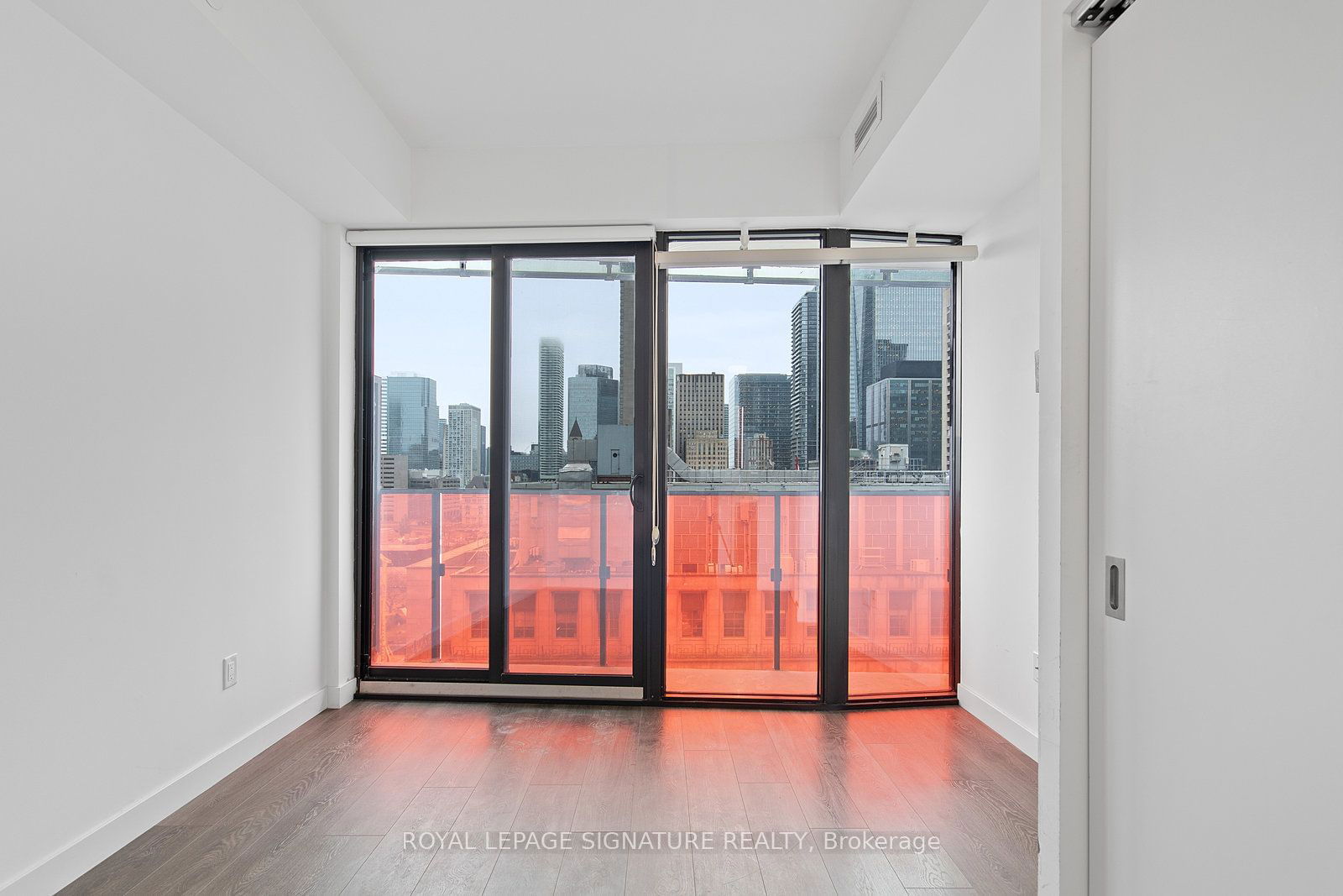 215 Queen St W, unit 1311 for rent