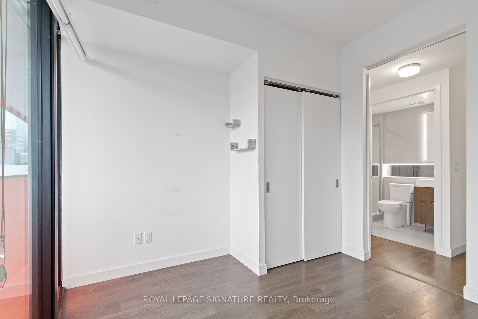 215 Queen St W, unit 1311 for rent