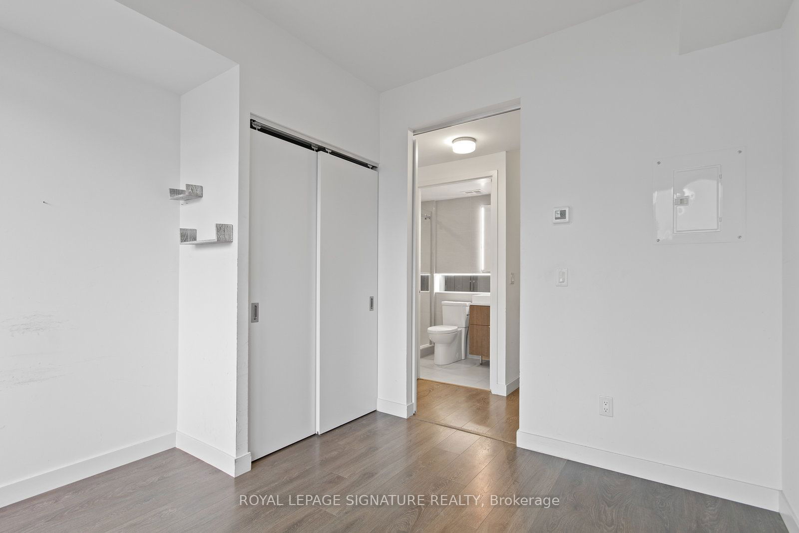 215 Queen St W, unit 1311 for rent