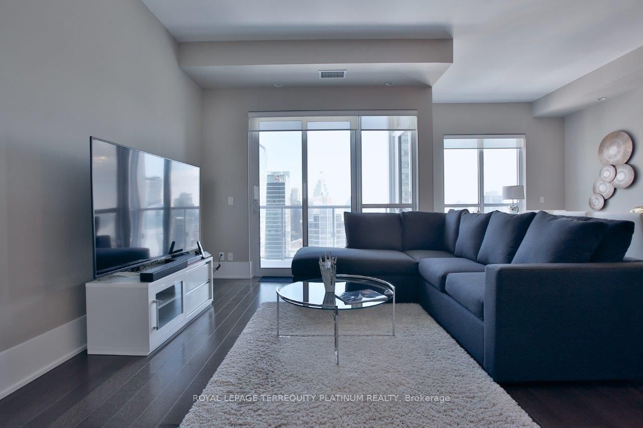 300 Front St W, unit 4802 for sale