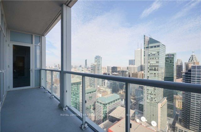 300 Front St W, unit 4802 for sale