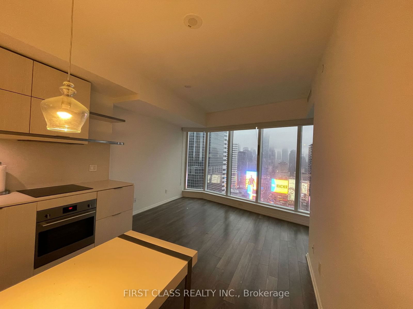 197 Yonge St, unit 2714 for rent