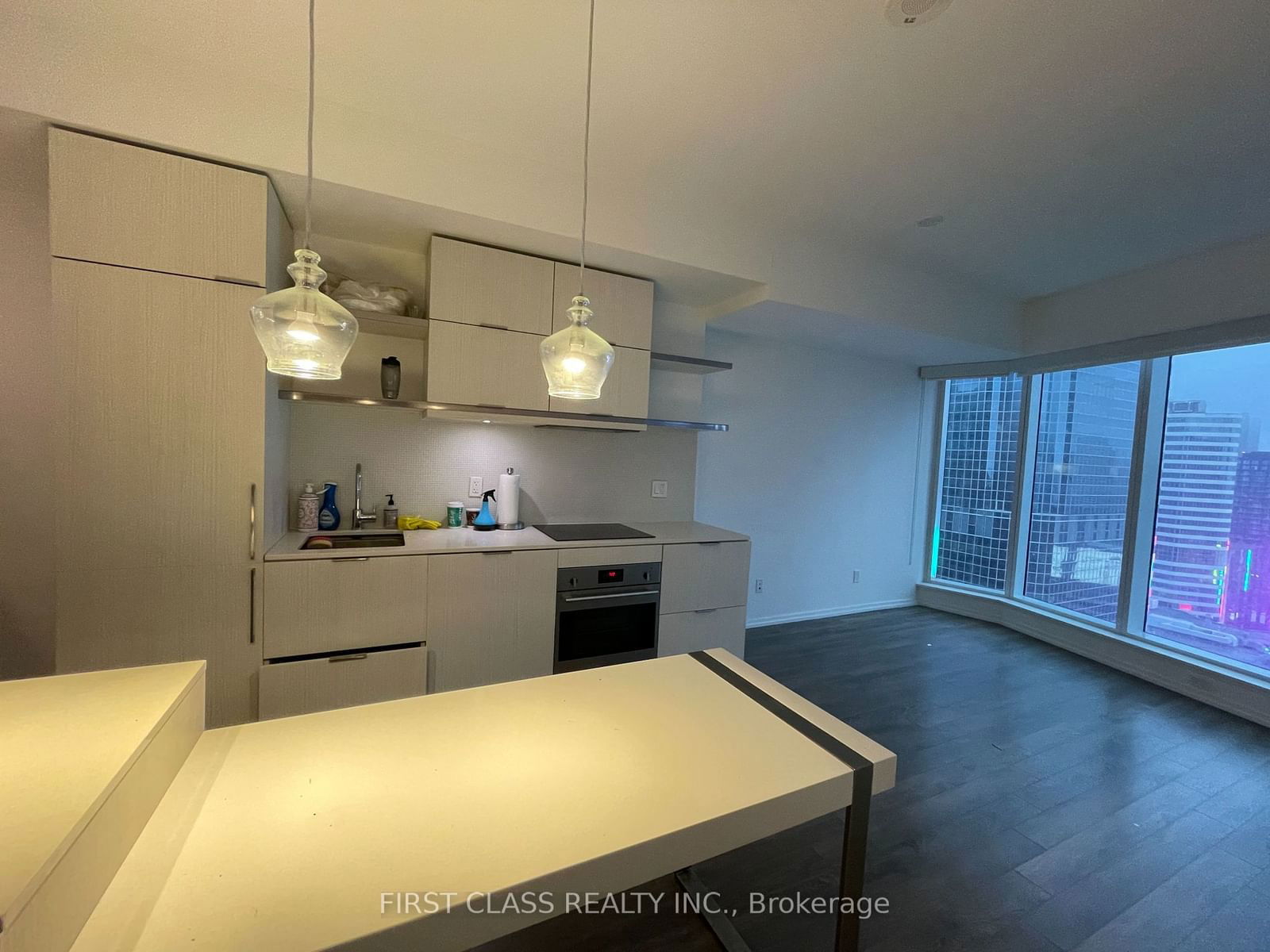 197 Yonge St, unit 2714 for rent