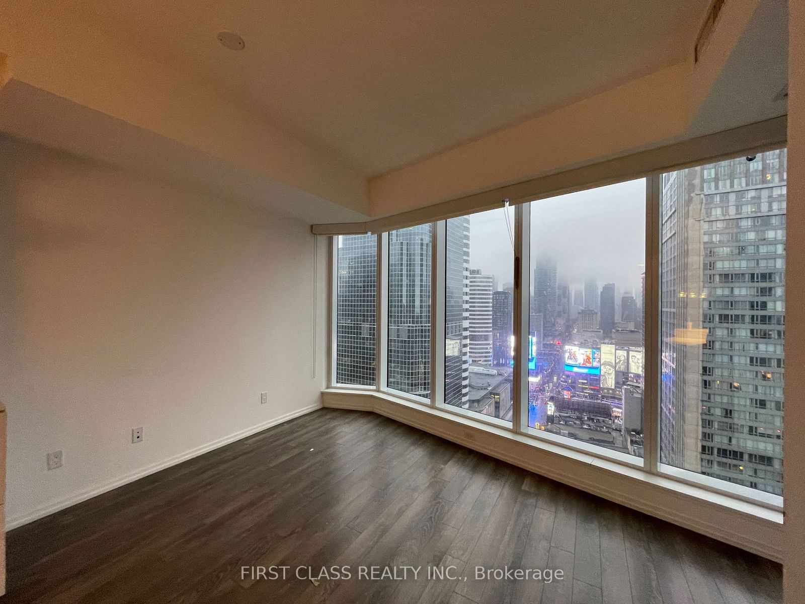 197 Yonge St, unit 2714 for rent