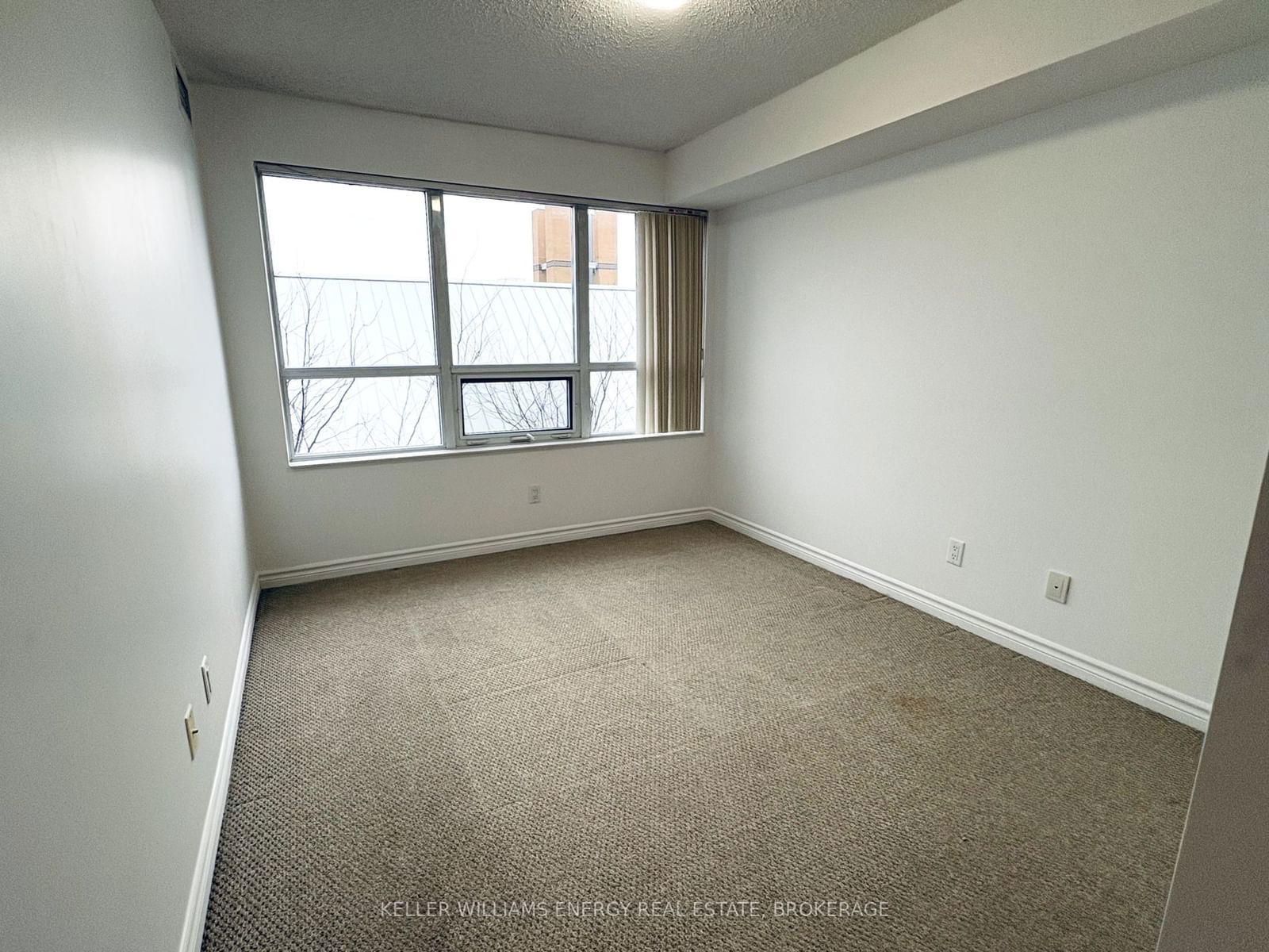 35 Saranac Blvd, unit 413 for rent