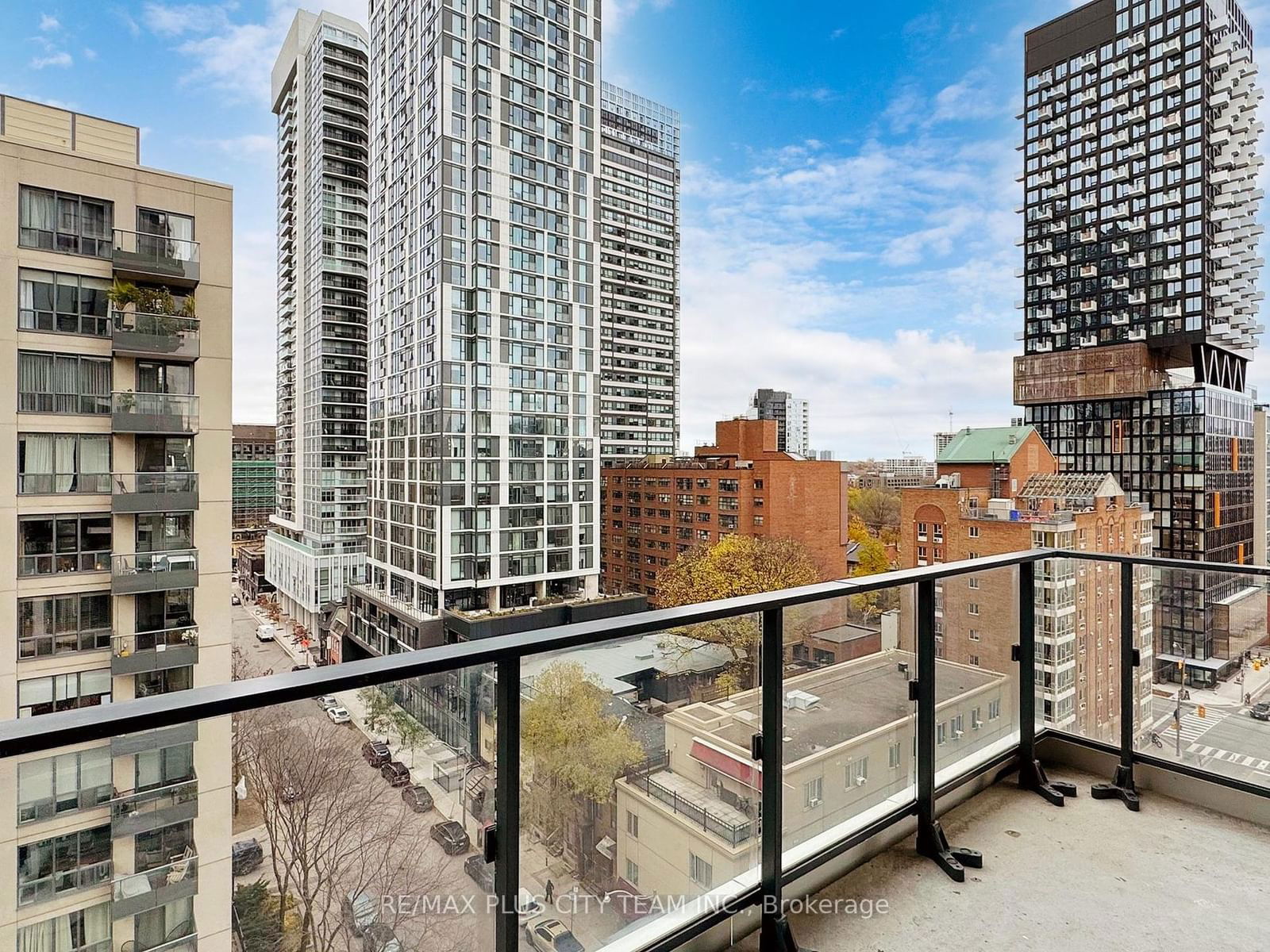 77 Shuter St, unit 1110 for sale