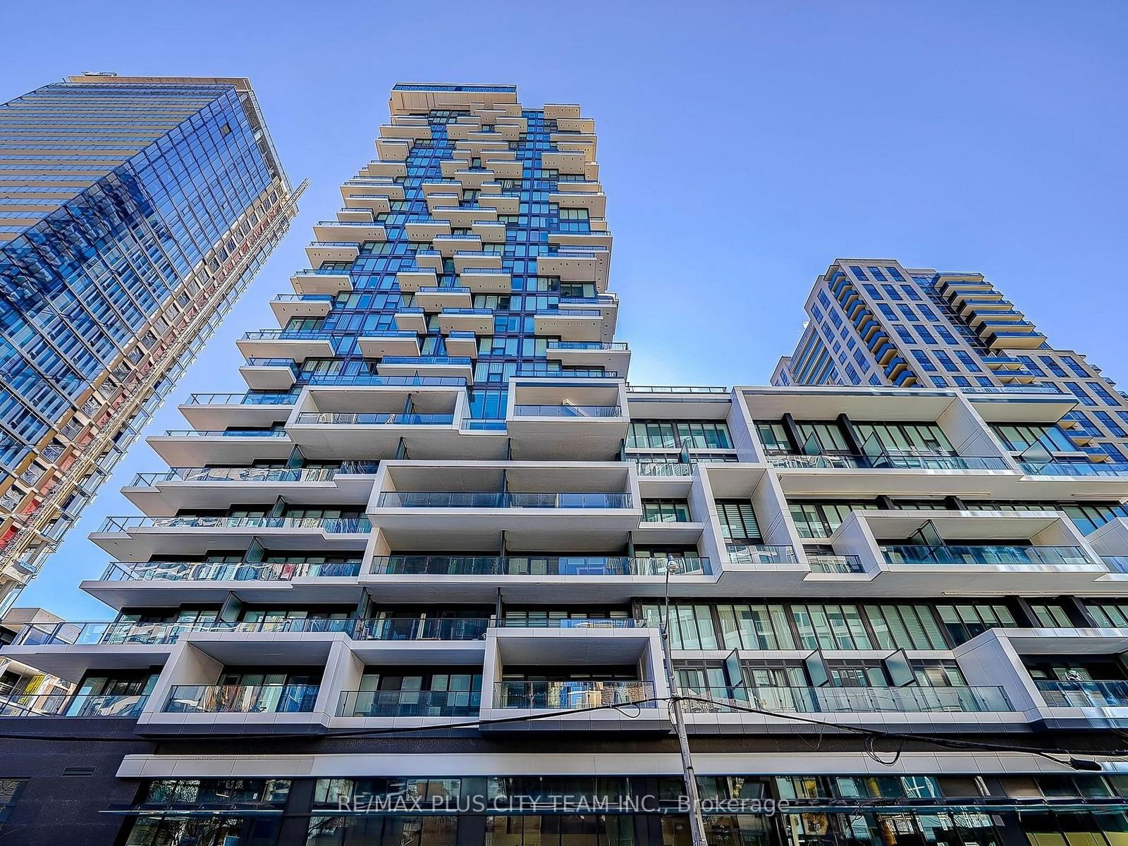 77 Shuter St, unit 1110 for sale