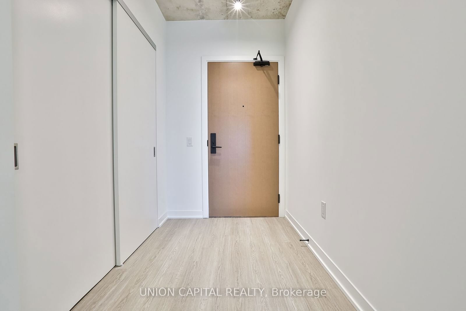 195 McCaul St, unit 1301 for rent