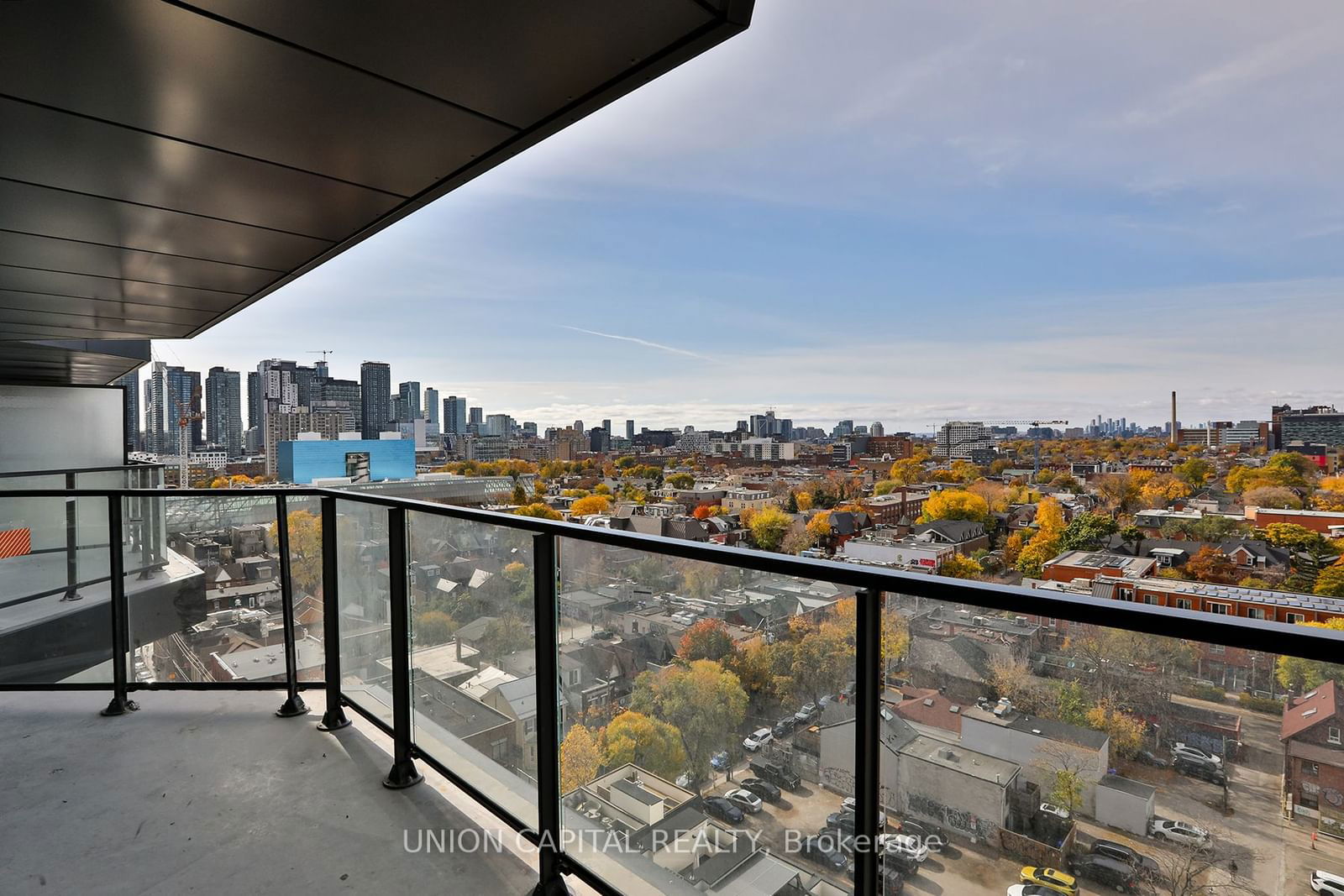 195 McCaul St, unit 1301 for rent