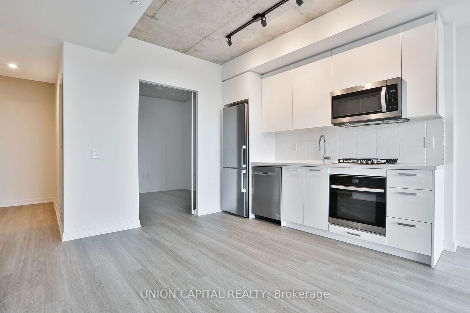 195 McCaul St, unit 1301 for rent