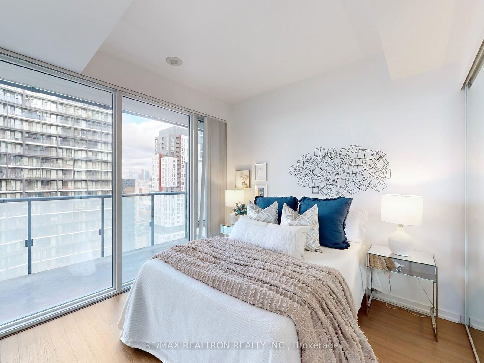 101 Peter St, unit 3001 for sale