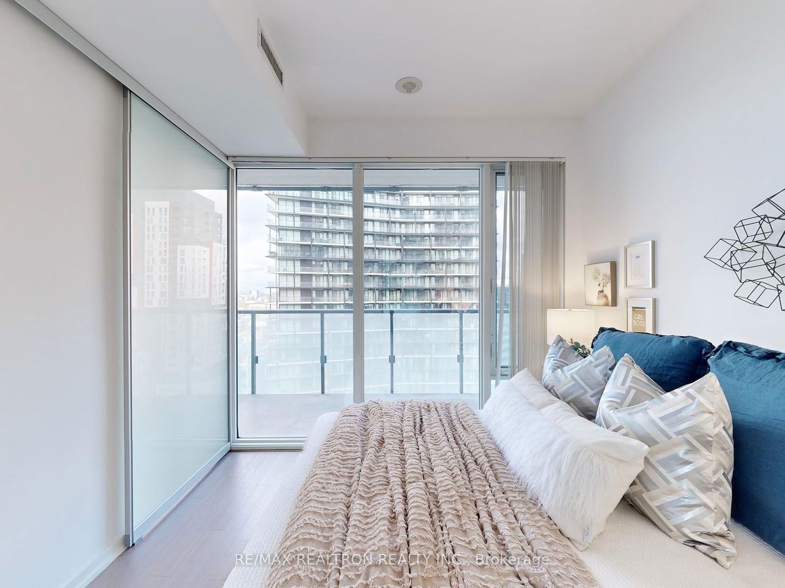 101 Peter St, unit 3001 for sale