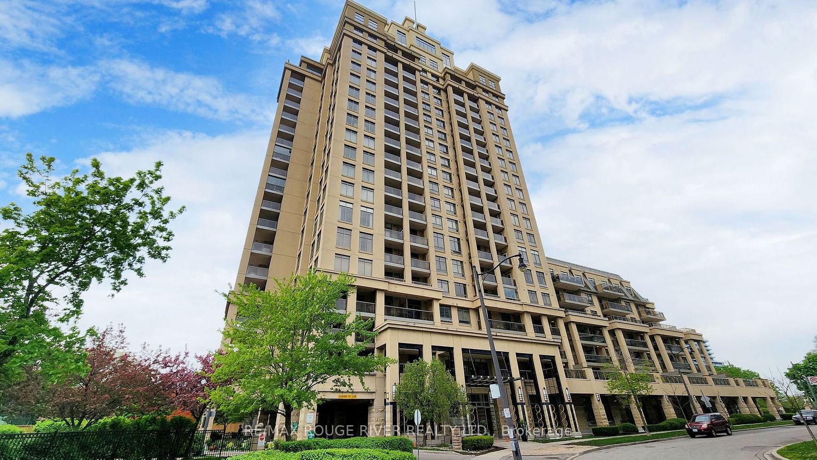 18 Kenaston Gdns, unit 701 for sale