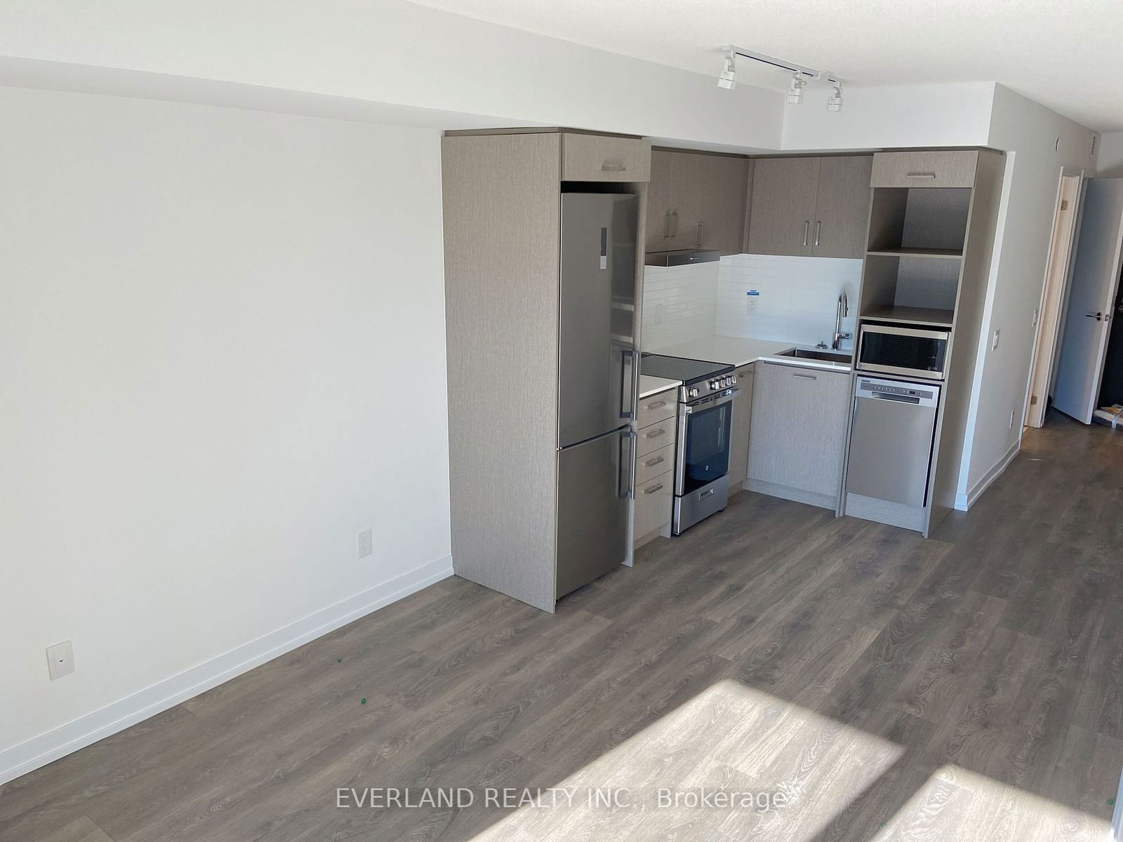 219 Dundas St E, unit 1605 for rent