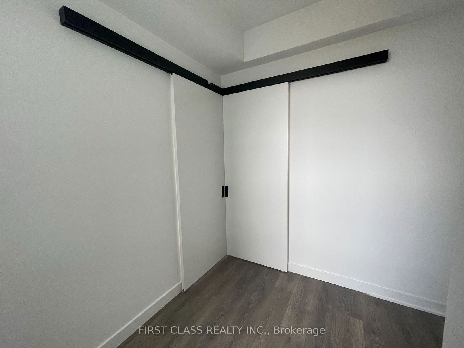 55 Charles St E, unit 2412 for rent