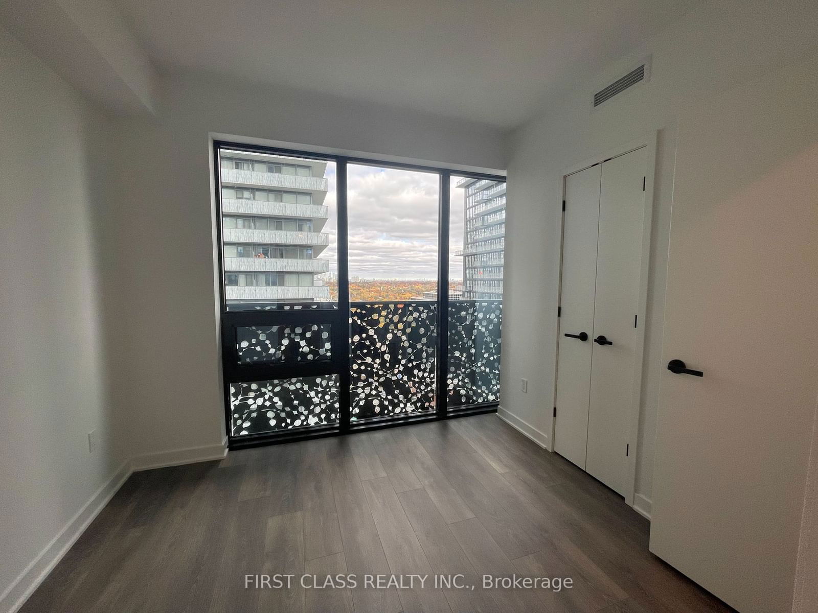 55 Charles St E, unit 2412 for rent