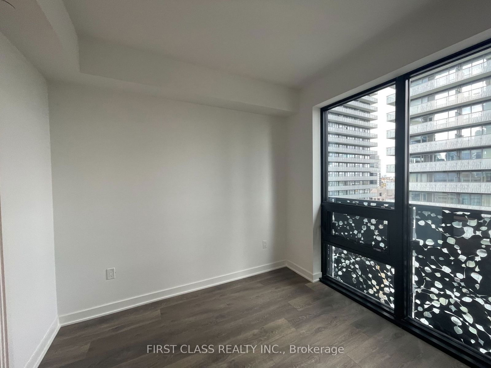 55 Charles St E, unit 2412 for rent