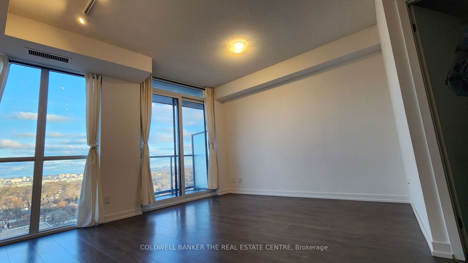 125 Redpath Ave, unit 1911 for rent