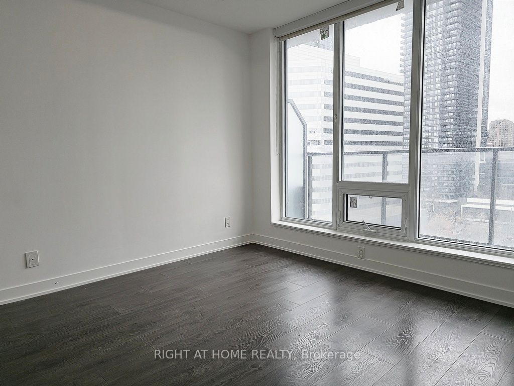 28 Avondale Ave, unit 1101 for rent