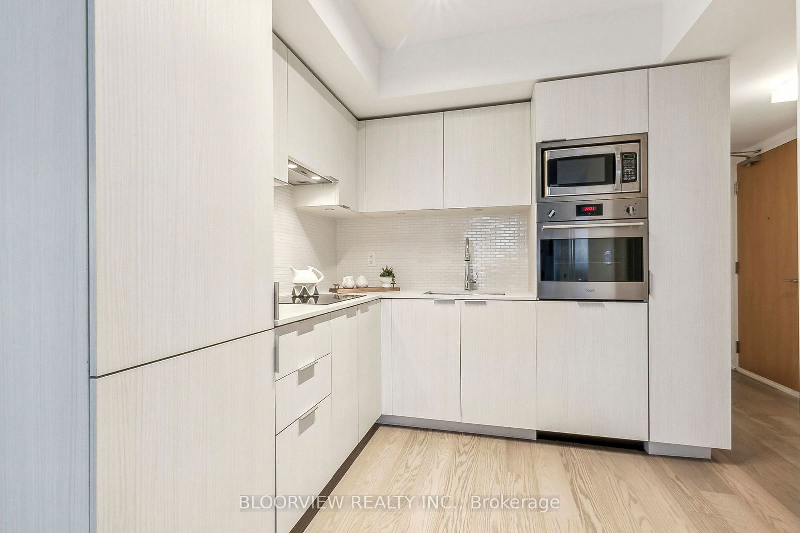 11 Wellesley St W, unit 3102 for sale