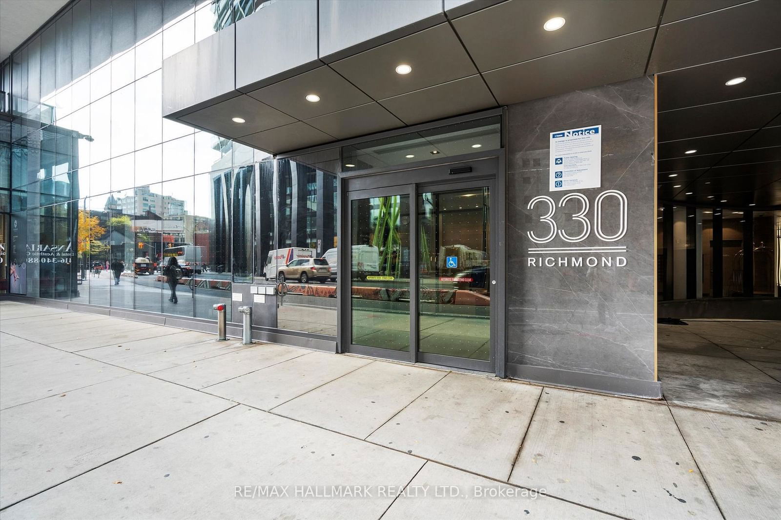 330 Richmond St W, unit 2207 for sale