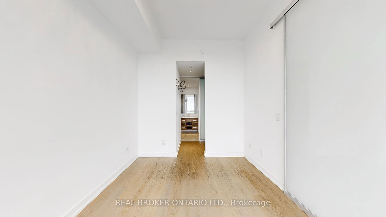 488 University Ave N, unit 2701 for rent