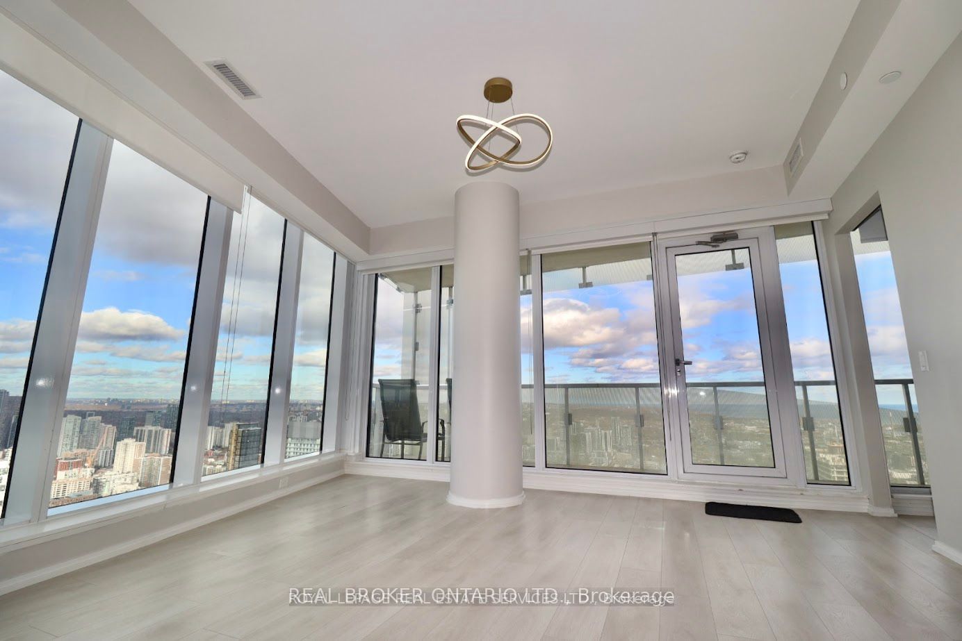 197 Yonge St, unit 5902 for rent