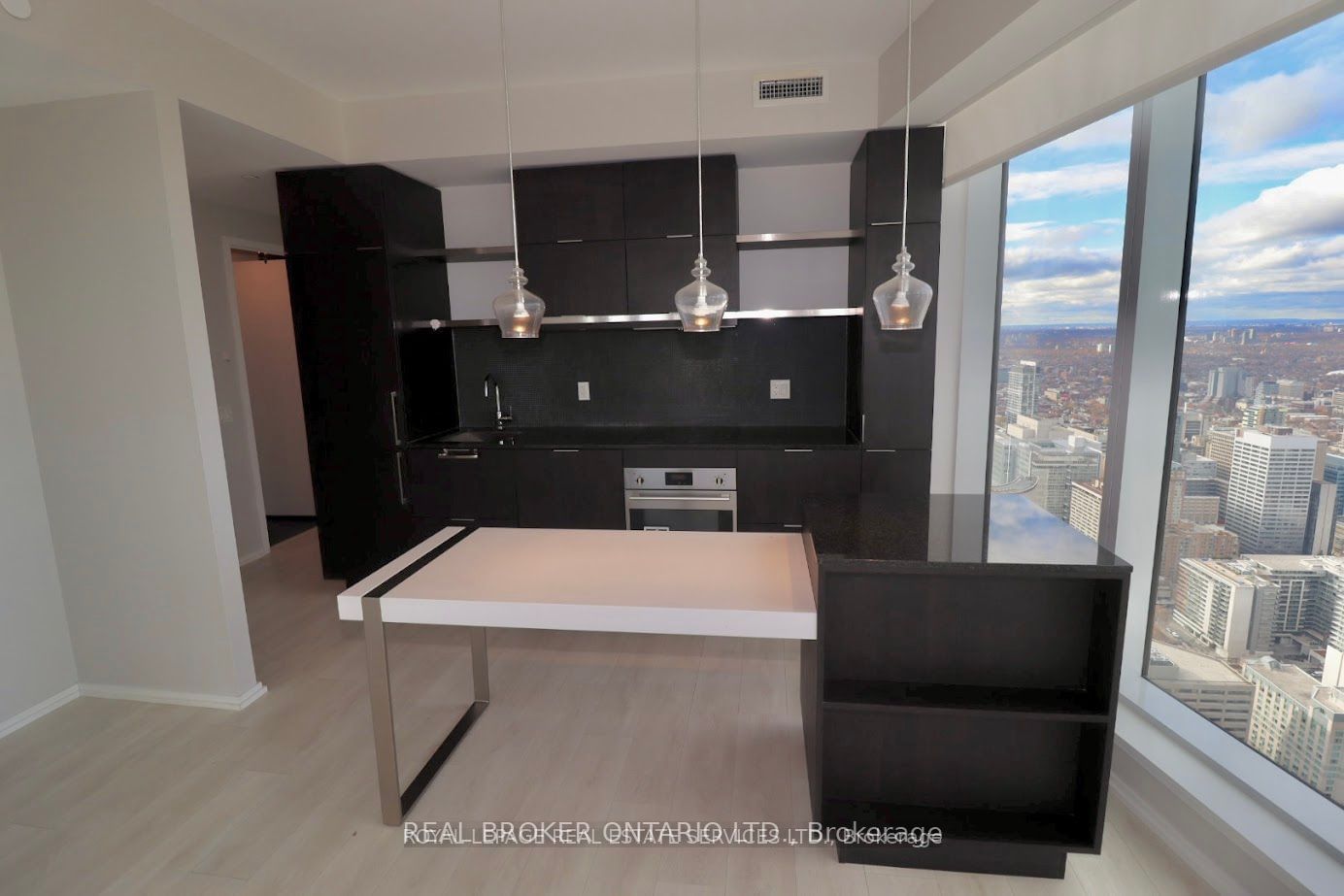 197 Yonge St, unit 5902 for rent