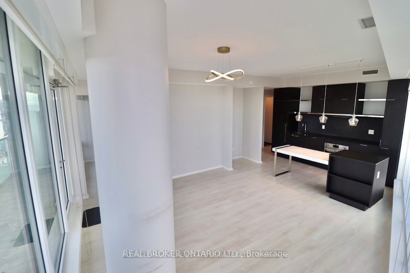 197 Yonge St, unit 5902 for rent