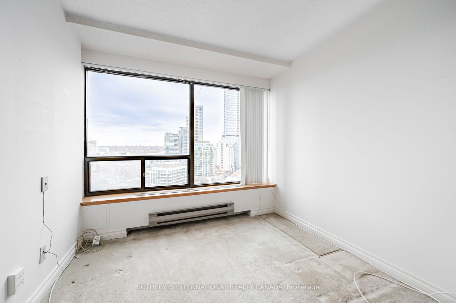 175 Cumberland St, unit 1611 for sale