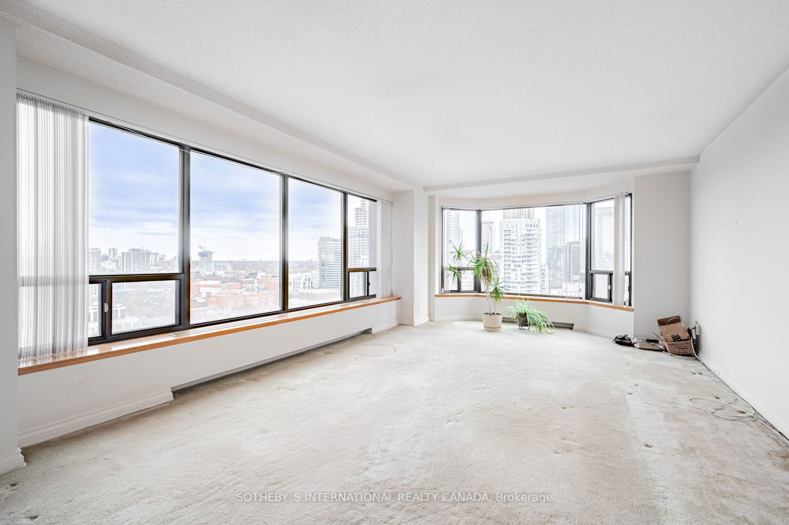 175 Cumberland St, unit 1611 for sale