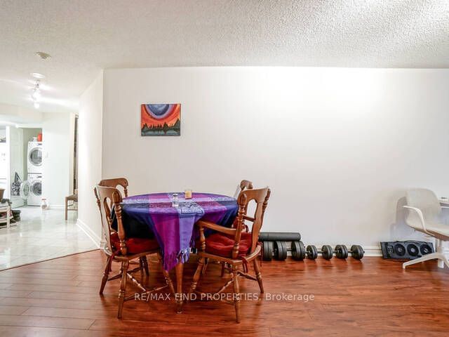 33 University Ave, unit 1809 for rent