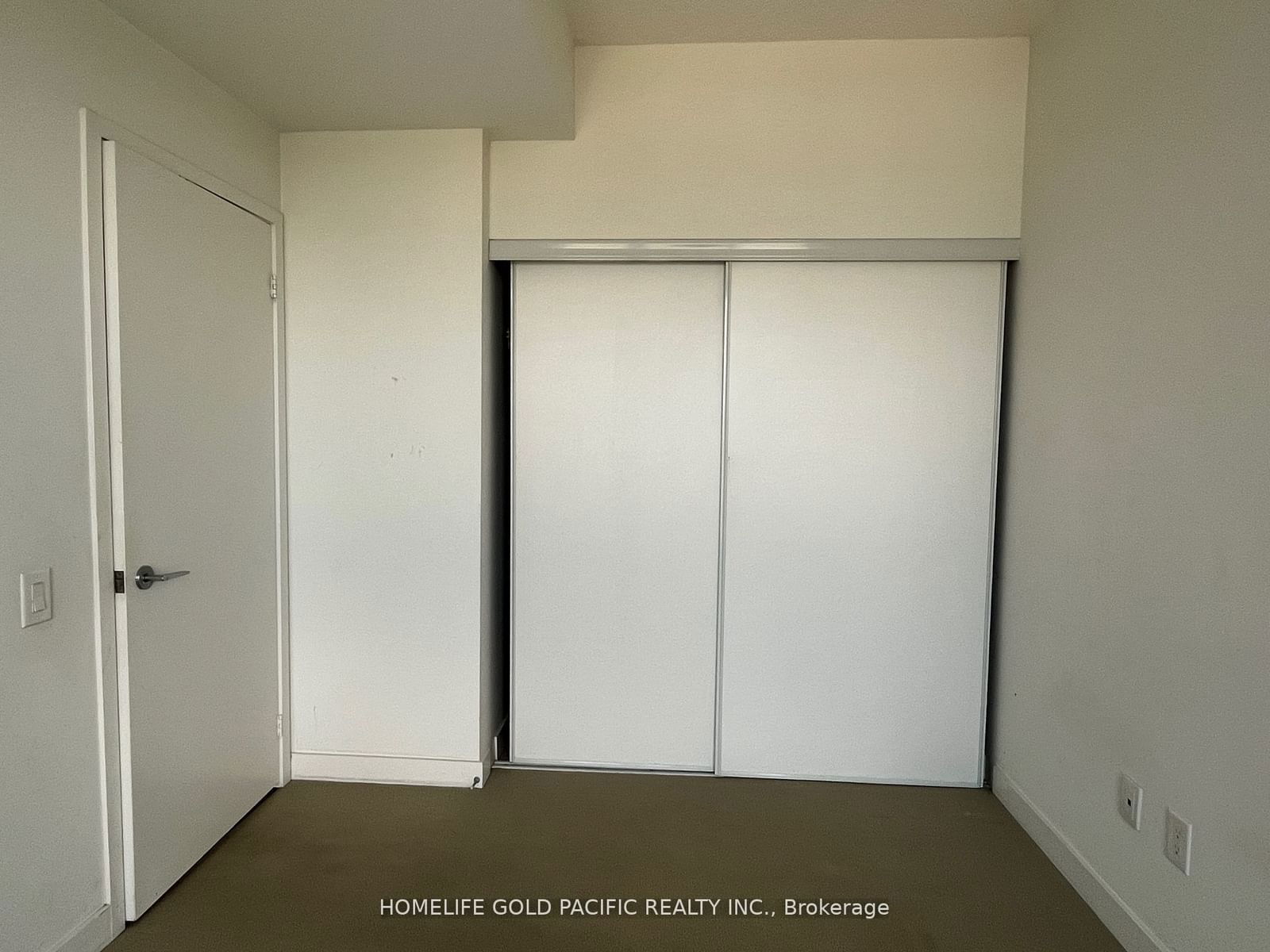 29 Singer Crt, unit 2106 for rent