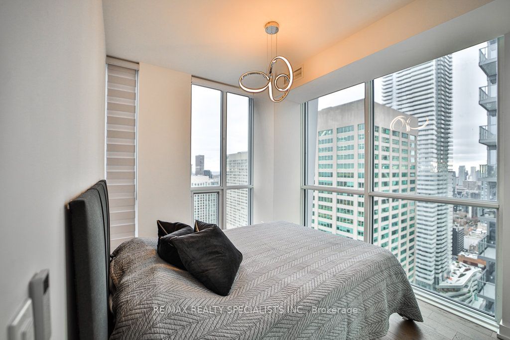 1 Yorkville Ave, unit 3411 for sale