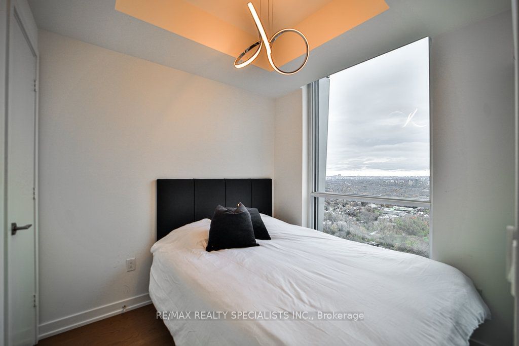 1 Yorkville Ave, unit 3411 for sale