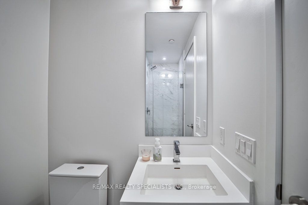 1 Yorkville Ave, unit 3411 for sale