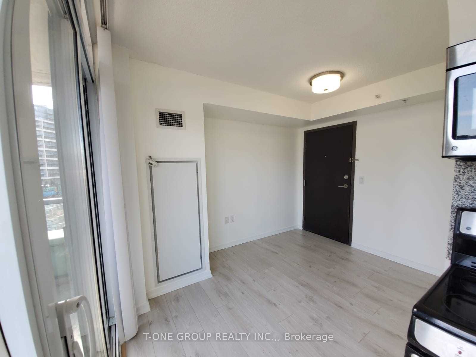 36 Lisgar St, unit 526E for rent