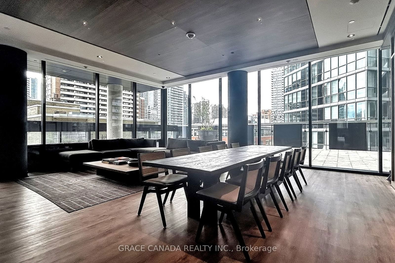 55 Charles St E, unit 5004 for rent