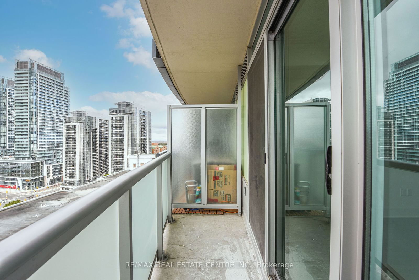 5740 Yonge St, unit 1505 for sale