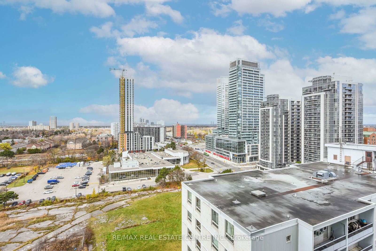 5740 Yonge St, unit 1505 for sale