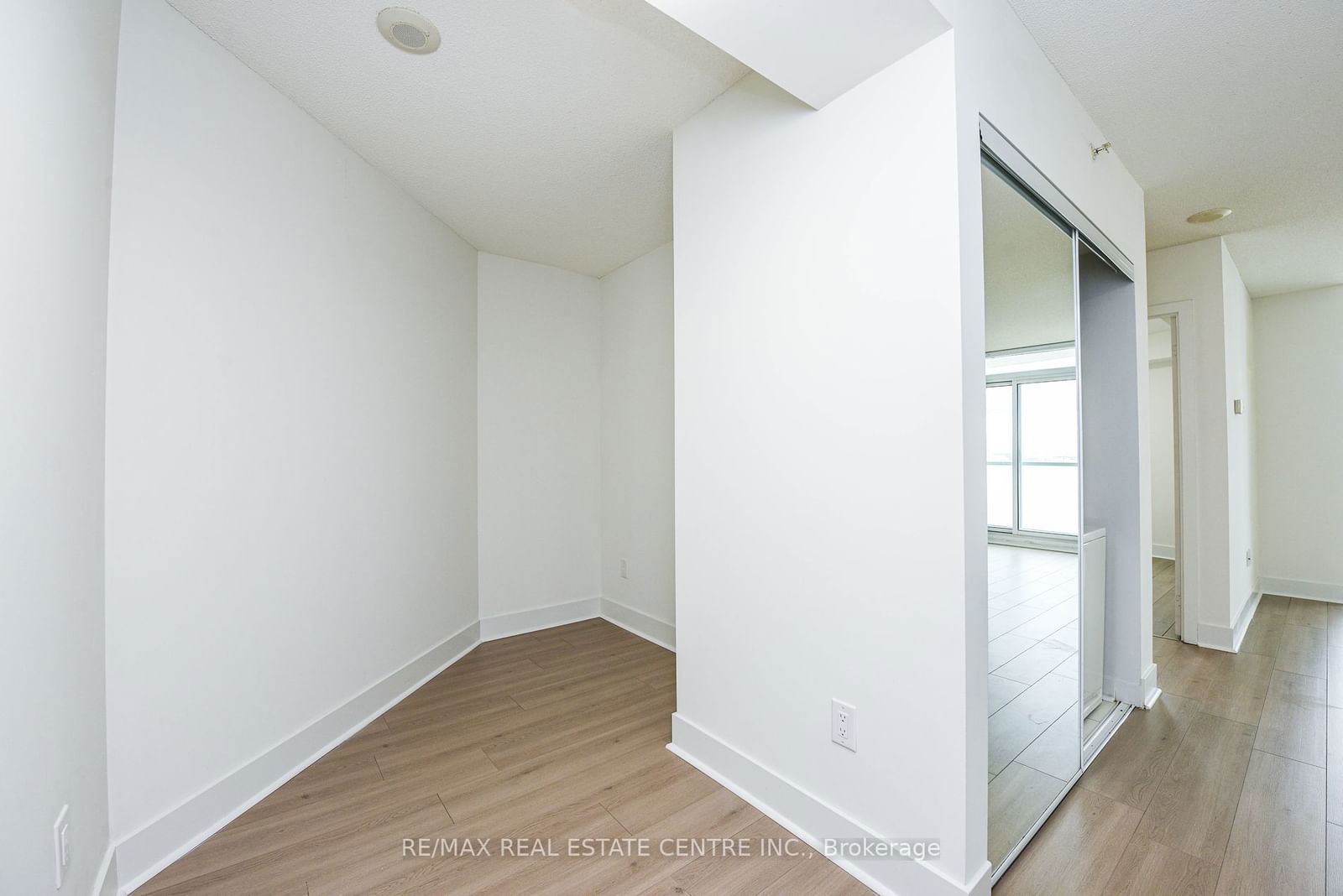 5740 Yonge St, unit 1505 for sale