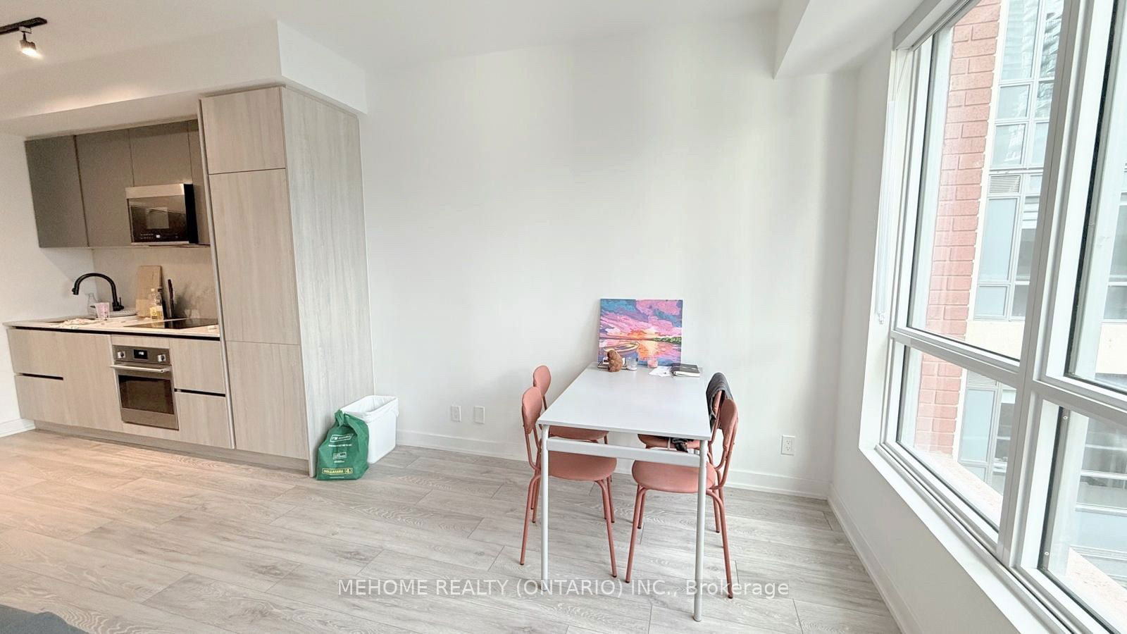 108 Peter St, unit 813 for rent