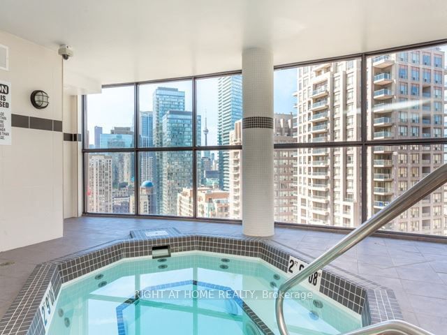 24 Wellesley St W, unit 1113 for rent