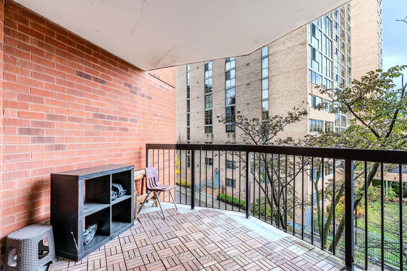 77 Maitland Pl, unit 421 for rent