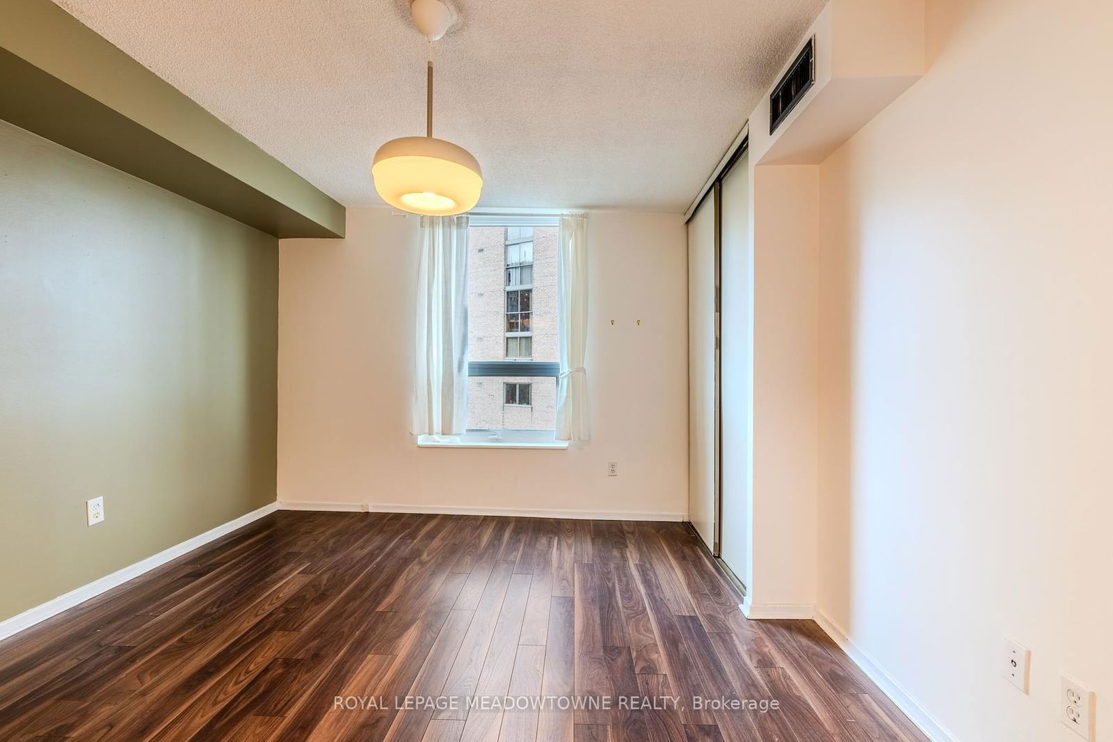 77 Maitland Pl, unit 421 for rent