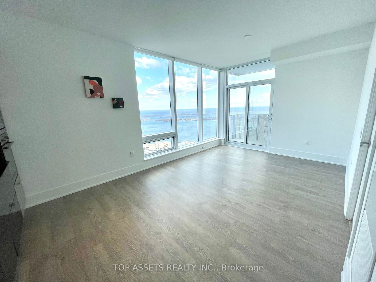 10 York St, unit 6005 for rent