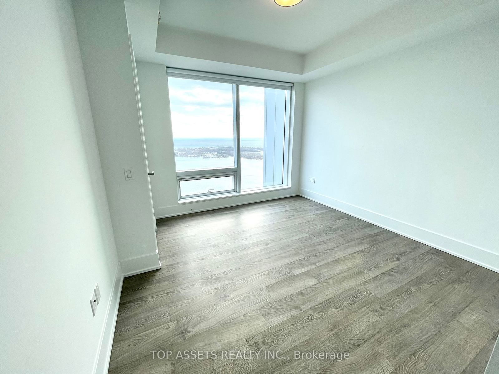 10 York St, unit 6005 for rent